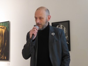 Jean-François Sanz, directeur artistique du fonds de dotation agnès b. présente l'exposition "A mon seul désir - 20 ans de Mauvais Genres chez agnès b."